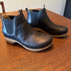 Dansko Becka Oiled Pull Up Ankle Boot in Black | size 38